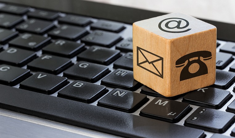 黒いキーボード・お問い合わせ